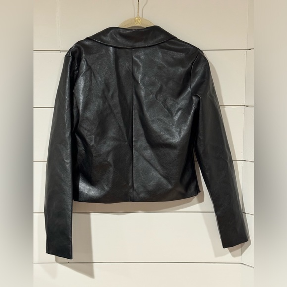 NEW LE LIS VEGAN BLACK LEATHER CROPPED BLAZER SIZE S - Picture 8 of 9